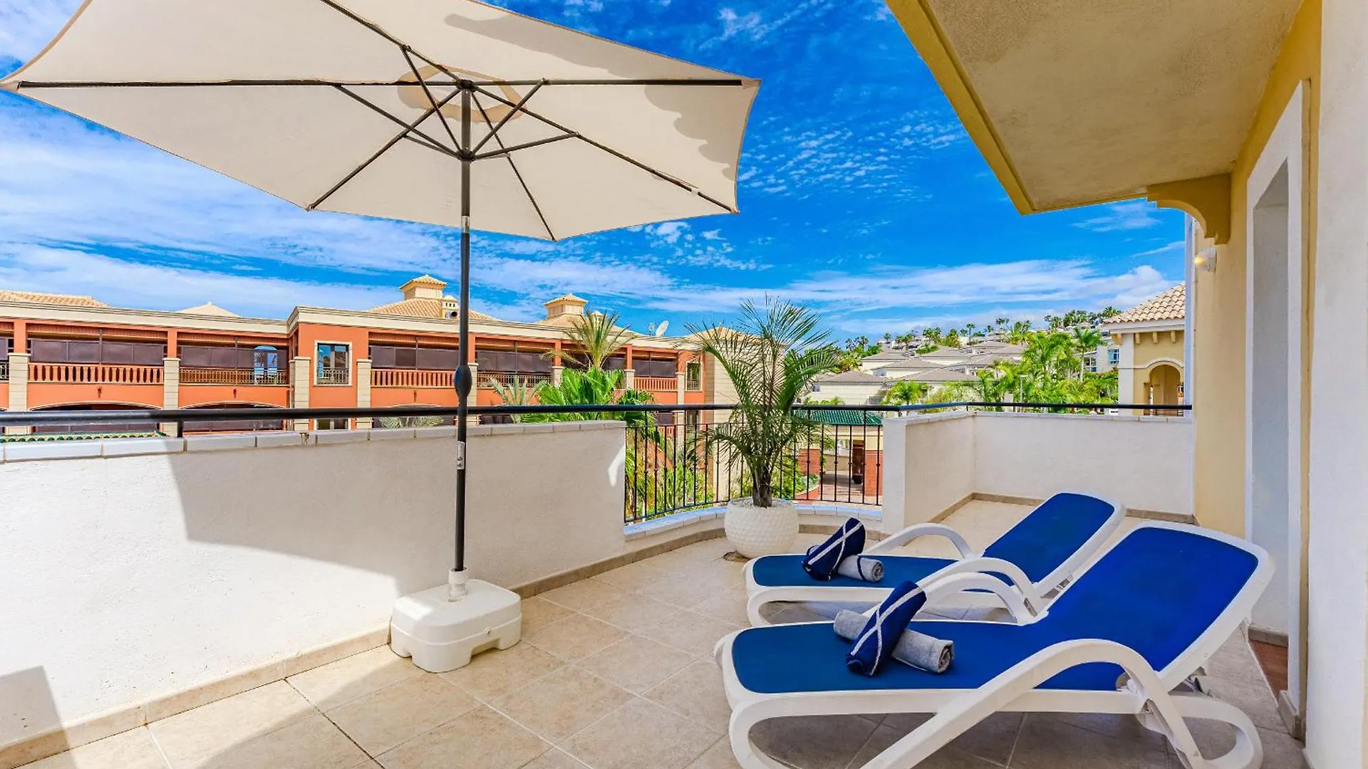 Summervibe Sea View Apartment 阿罗纳