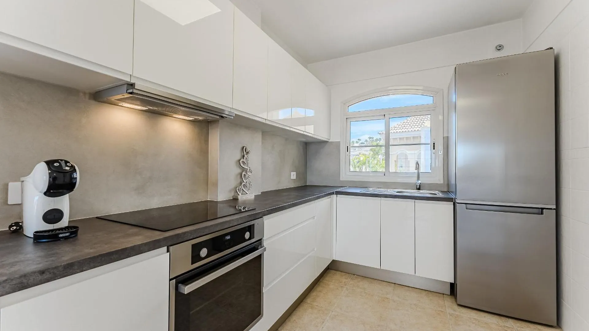 Summervibe Sea View Apartment 아로나 스페인