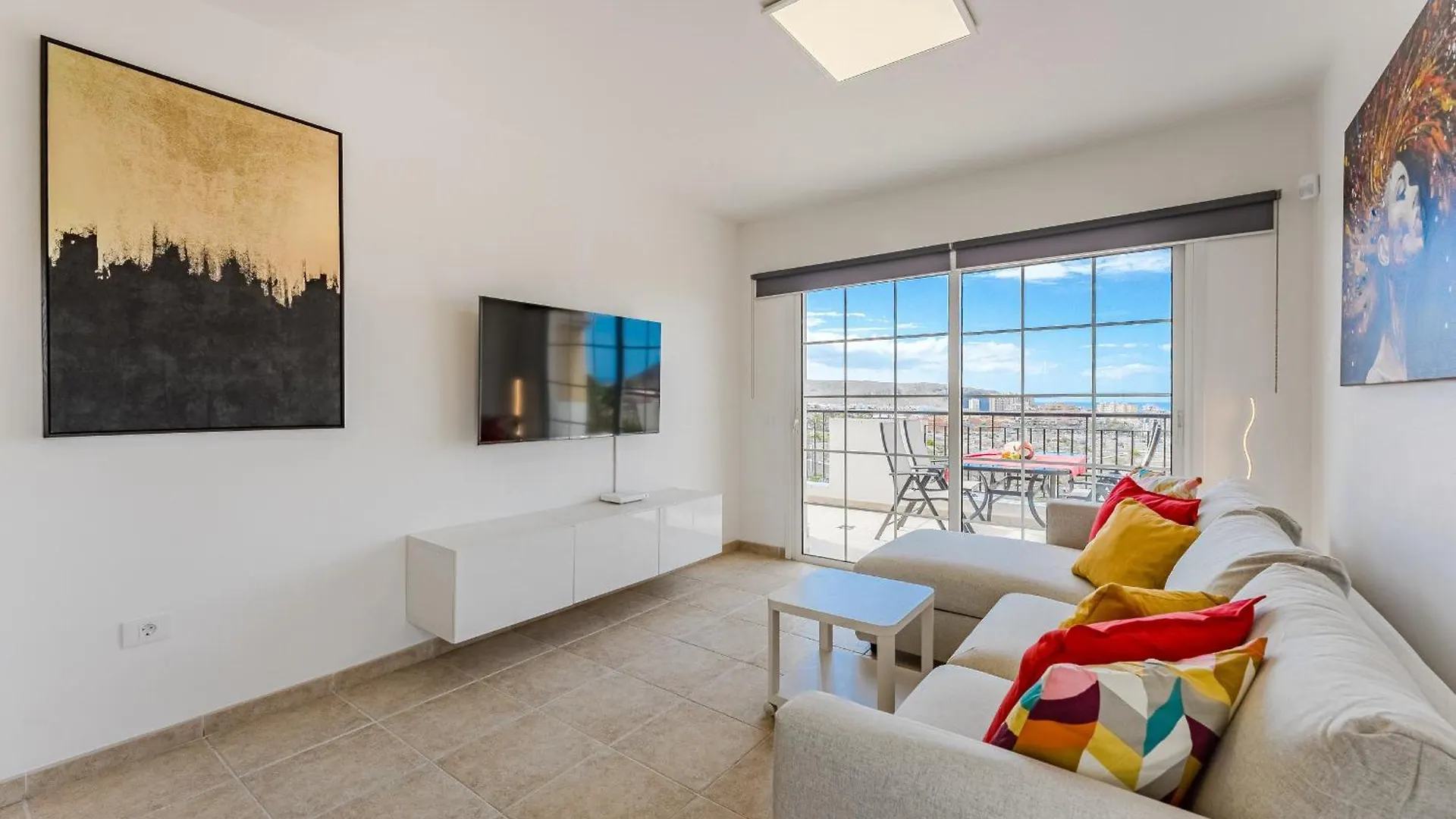 Summervibe Sea View Apartment 아로나 0*,  스페인